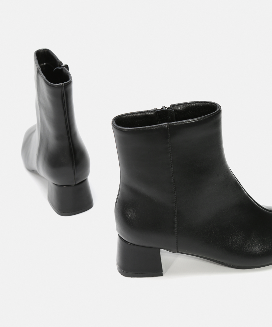 Botines punta cuadrada image number null